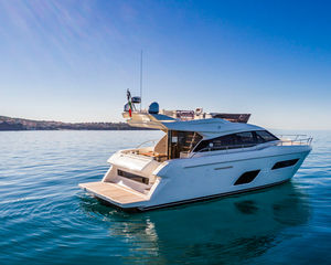 Ferretti 550
