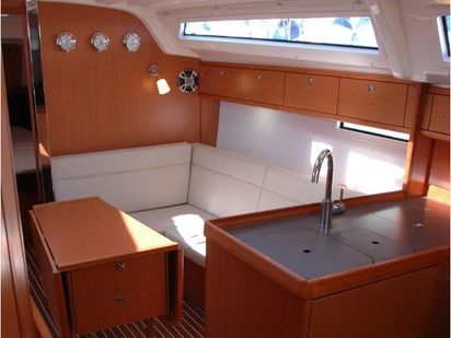 Sailboat Bavaria Cruiser 37 · 2016 (refit 2022) · Venere (3)
