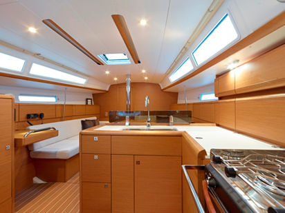 Sailboat Jeanneau Sun Odyssey 379 · 2014 · EC- 379-14-G (1)