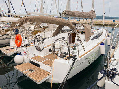 Sailboat Jeanneau Sun Odyssey 349 · 2017 · Popeye (0)