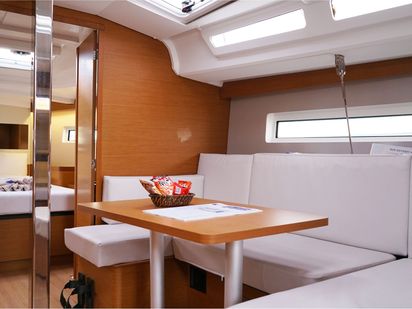 Sailboat Jeanneau Sun Odyssey 440 · 2018 · White Marlin (1)
