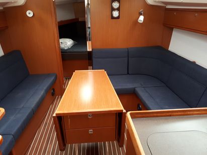 Sailboat Bavaria Cruiser 37 · 2017 · Marlo (1)