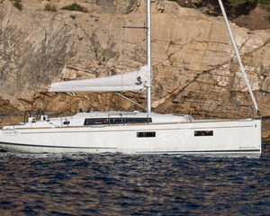 Beneteau Oceanis 38.1