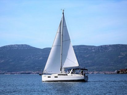 Zeilboot Beneteau Oceanis 35 · 2016 (0)