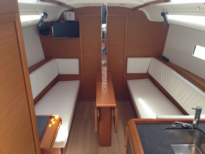 Sailboat Jeanneau Sun Odyssey 349 · 2016 · Cherie Bibi (1)