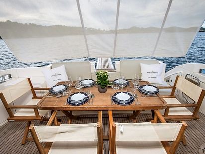Motorboot Azimut 47 · 2009 · Skyfall MY (4)