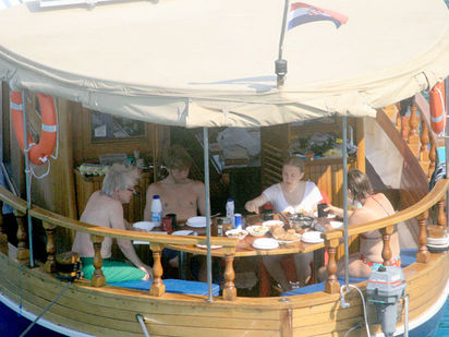 Motorboat Custom Built · 1990 (refit 2007) · Luka (3)