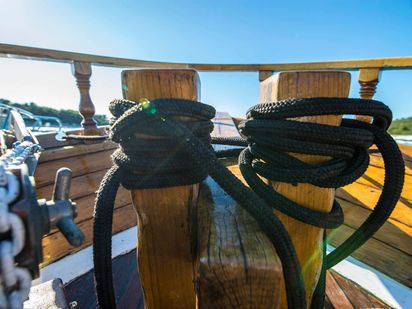 Motorboat Custom Built · 1990 (refit 2007) · Luka (4)