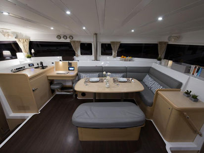 Katamaran Lagoon 421 · 2010 (Umbau 2021) · Nirvana AC Watermaker Gen + elegant pack refit 2022 (3)