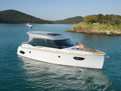 Barco a motor Bavaria E40 Sedan · 2018 (0)