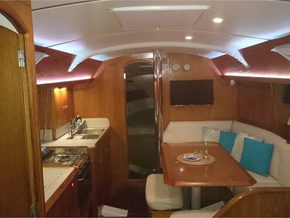 Segelboot Jeanneau Sun Odyssey 36.2 · 1996 (Umbau 2017) · Pythagoras (electric head, wind generator) (2)