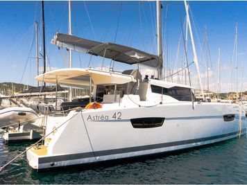 Catamaran Fountaine Pajot Astrea 42 · 2021