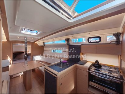 Sailboat Jeanneau Sun Odyssey 349 · 2020 · Marsiglia (1)