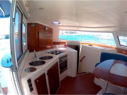 Catamaran Fountaine Pajot Lavezzi 40 · 2004 · La Prima (1)