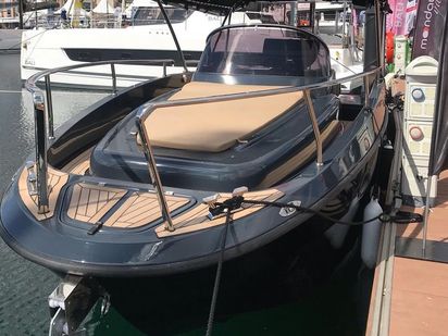 Moonday yachts (1)