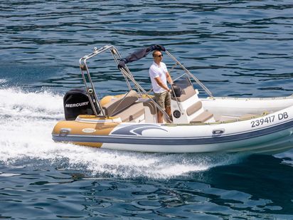 Bateau semi-rigide Predator 599 · 2011 (réarmé 2020) · Italboats (0)