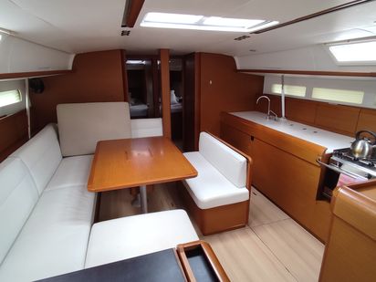 Segelboot Jeanneau Sun Odyssey 519 · 2018 · Amfithoe (3)
