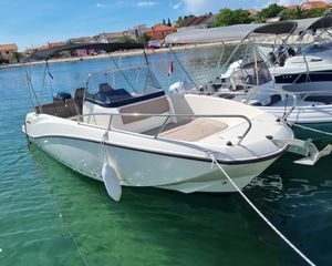 Quicksilver Activ 675 Open