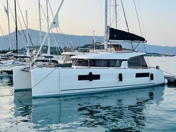 Catamarano Lagoon 40 · 2022