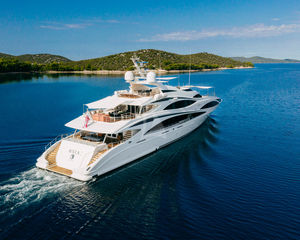 Benetti 154