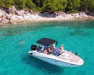 Quicksilver 675 Sundeck