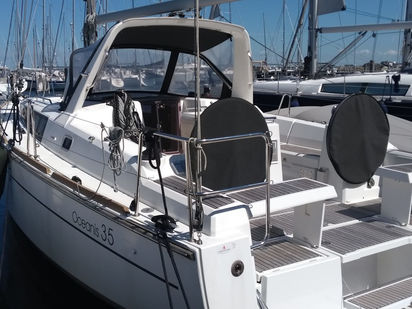 Zeilboot Beneteau Oceanis 35 · 2015 (0)