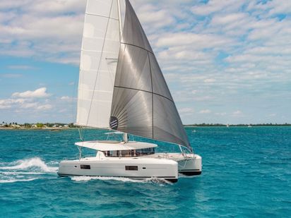 Catamaran Lagoon 420 · 2023 · TBA (1)