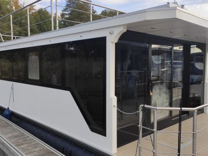 Houseboat Custom Built · 2022 (0)