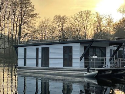 Houseboat Custom Built · 2021 (0)