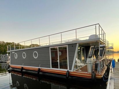 Houseboat Custom Built · 2021 (0)