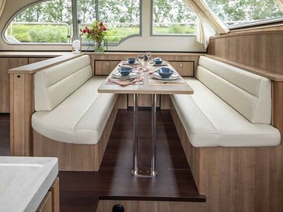 Houseboat Custom Built · 2021 · ANNALOISIA II (1)