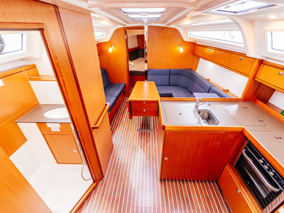 Sailboat Bavaria Cruiser 37 · 2020 · Flinx (1)