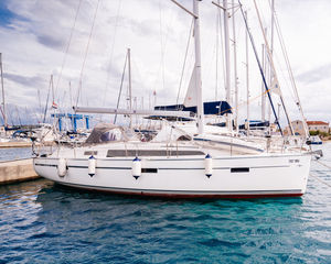 Bavaria Cruiser 37