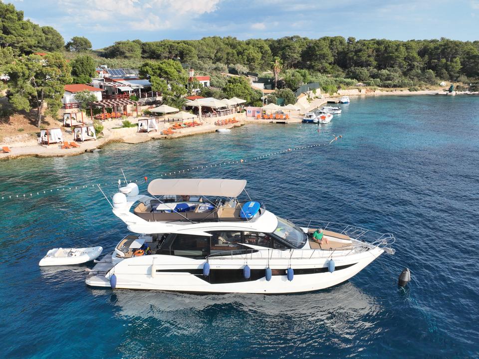 Galeon 500 Fly motorboat (2018)