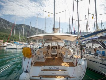 Sailboat Bavaria Cruiser 46 · 2015