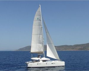 Lagoon 52