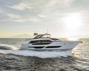 Ferretti 860