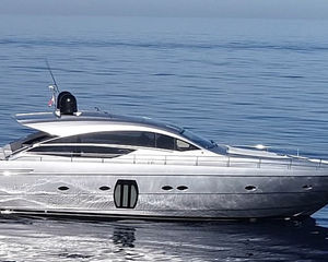 Pershing 64