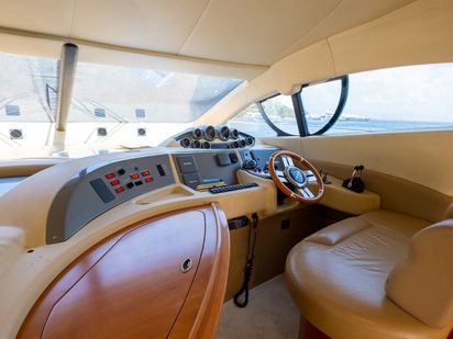 Barco a motor Azimut 50 · 2010 (0)