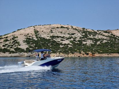 Quicksilver Activ 675 with Honda bf 200 (1)