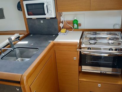 Zeilboot Jeanneau Sun Odyssey 349 · 2019 · Page (1)