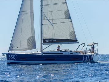 Barca a vela Dufour 530 · 2024