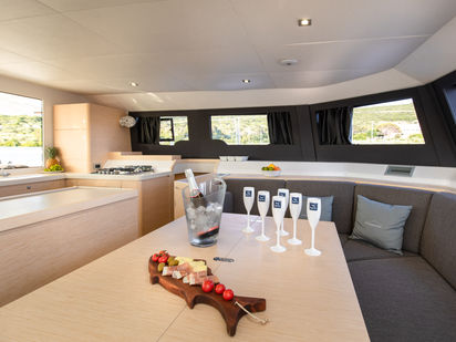 Catamaran Dufour 48 · 2022 · Catamarino (1)