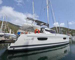 Fountaine Pajot Lucia 40