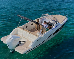 Quicksilver 675 Sundeck
