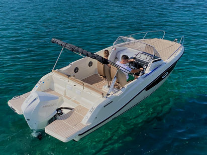 Lancha motora Quicksilver 675 Sundeck · 2023 (0)