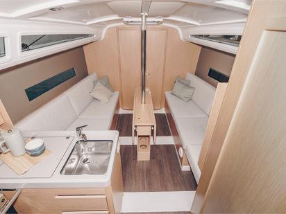 Żaglówka Beneteau Oceanis 30.1 · 2021 · TEMPUS II BCN OC30.1 (1)