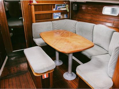 Sailboat Beneteau Oceanis 381 · 1998 · Kleio (1)