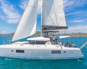 Lagoon 42