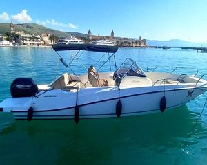 Quicksilver Activ 675 Open